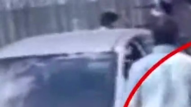 Kadın ve erkek sürücülerin zincirli yol verme kavgası kamerada