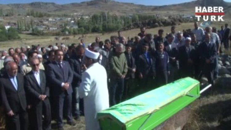 Cesedi taşlar arasında bulunan minik Sedanur son yolculuğuna uğurlandı