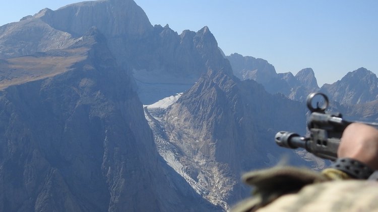 Komandolardan 3 bin metrede operasyon