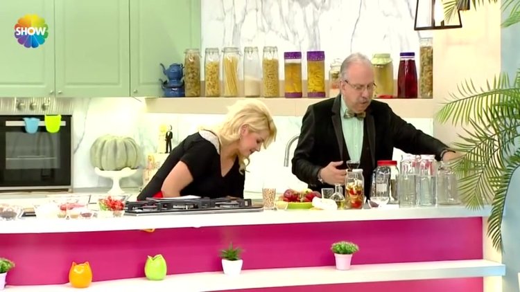 Evde meyvelerden renk renk sirke