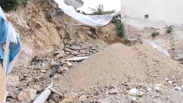 Bursa'da göçük tehlikesi