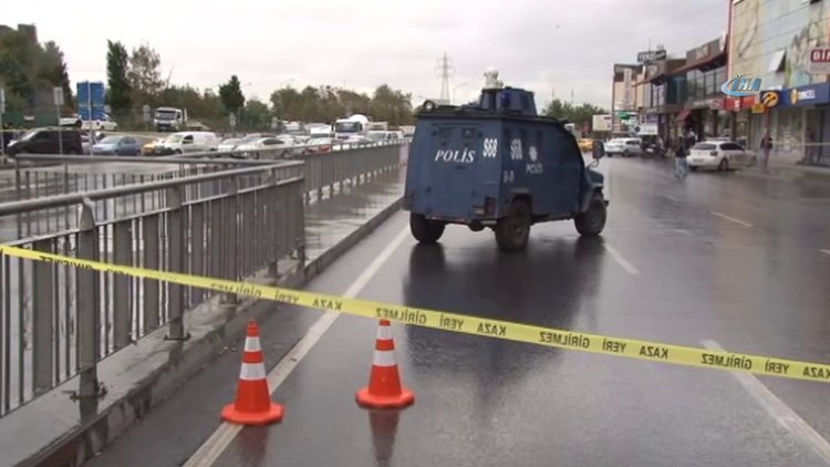 Küçükçekmece'de şüpheli paket alarmı