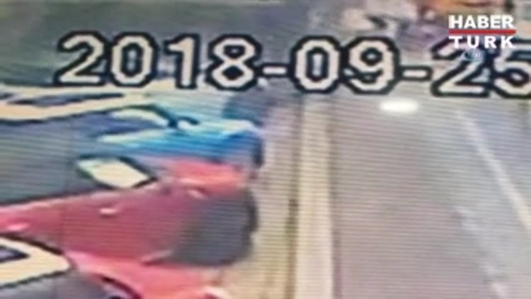 Ünlü şarkıcı Can Bonomo'nun Etiler'de geçirdiği kaza kamerada