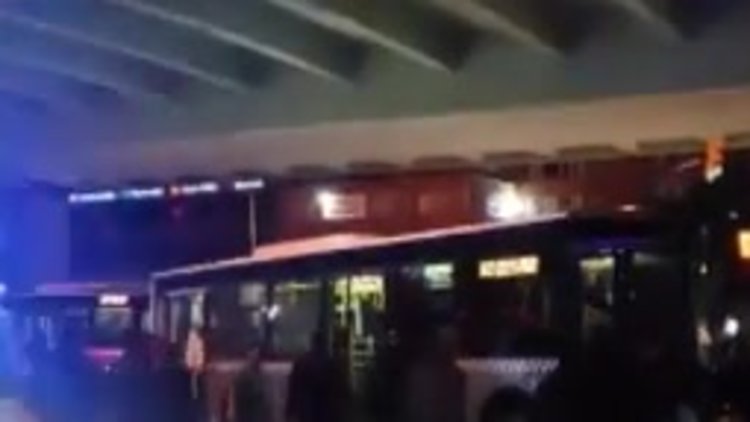 Mecidiyeköy'de halk otobüsü kaza yaptı: Yaralılar var