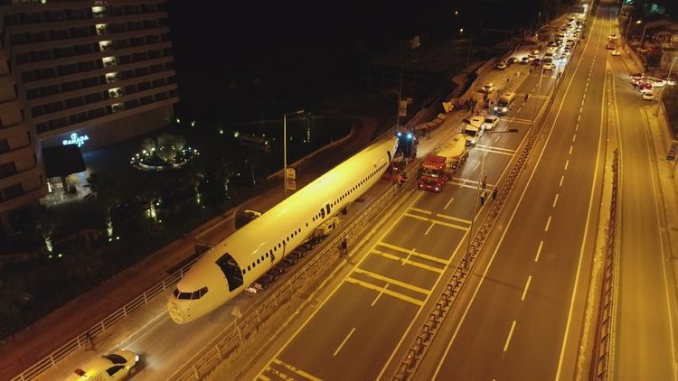 Millet kıraathanesi yapılacak uçağın nakil işlemi tamamlandı