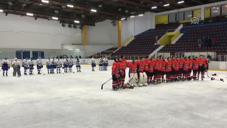 Buz Hokeyi Kupası'nda "İstiklal Marşı" skandalı