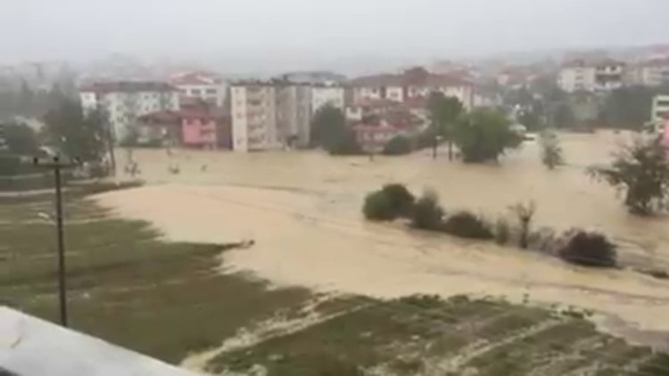 Sakarya'yı sel vurdu!