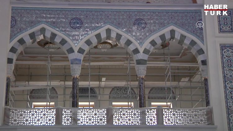 Çamlıca Camii'ne 6 tonluk kündekari kapı