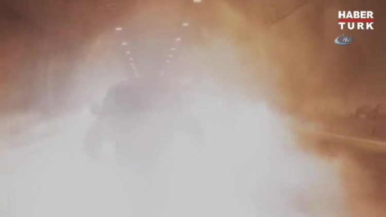 İstanbul'da tüneli kapatan lüks otomobilli magandalar terör estirdi