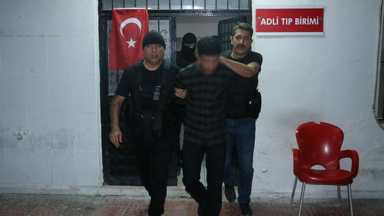 Terör örgütü propagandası yapan zanlılar yakalandı
