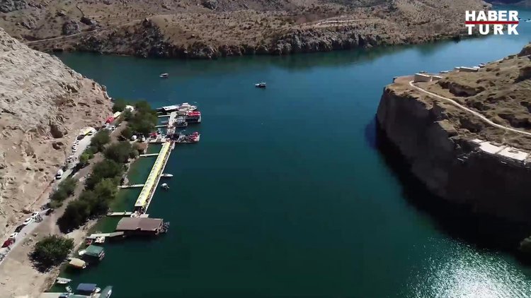 Yüzlerce sporcu Gaziantep'teki tarihi Rumkale'de yarıştı