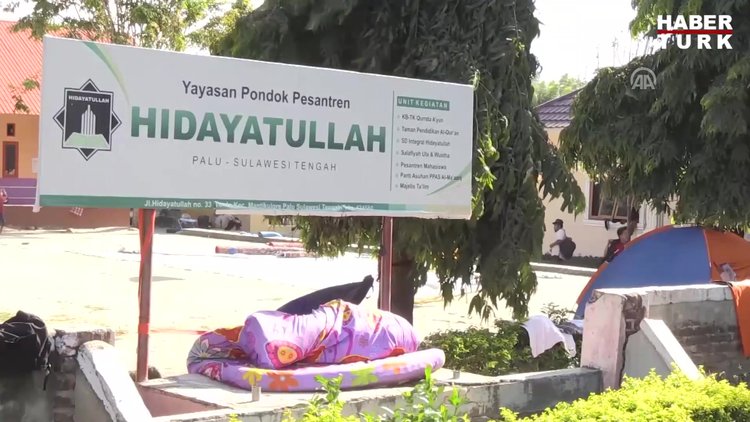 Tsunaminin ardından sahile cesetler vurmaya başladı