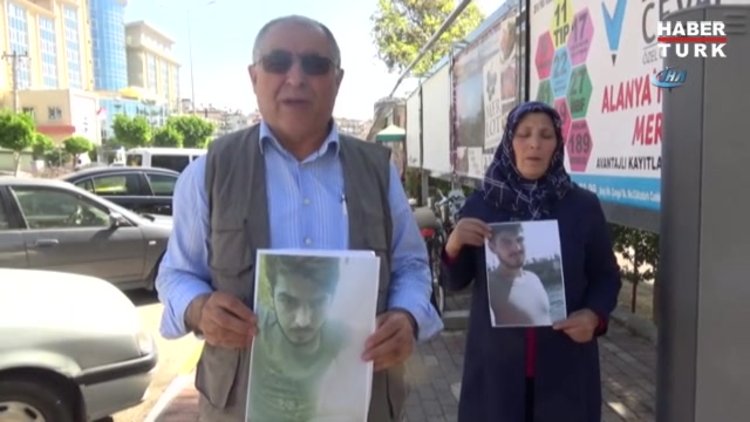 Gurbetçi aile 9 aydır Türkiye’nin her yerinde sokak sokak kayıp oğullarını arıyor