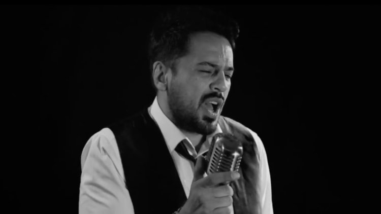 Emre Altuğ - Hush Hush (Sevgili Komşum Soundtrack / Film Müziği)