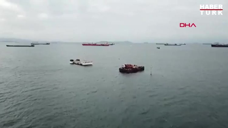 Yenikapı açıklarında iki gemi çarpıştı