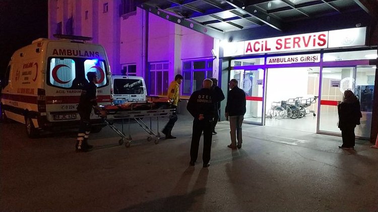 KYK yurdunda yemekten rahatsızlanan öğrenciler hastaneye kaldırıldı