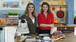 Pelin Karahan bugün; Gamze Olgun ile kereviz püresi yatağında ayvalı tas kebabı, elmalı gül tart, kremalı mor havuç ...