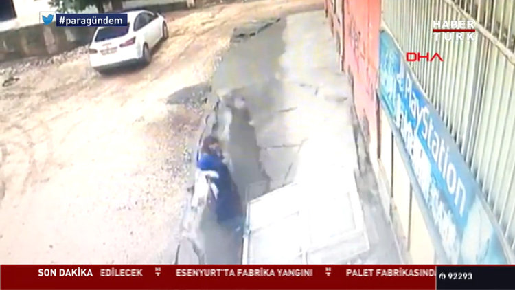 Diyarbakır'da kaldırım çöktü