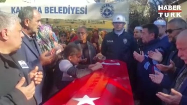Hayatını yitiren polis ve yakınları son yolculuklarına uğurlandı