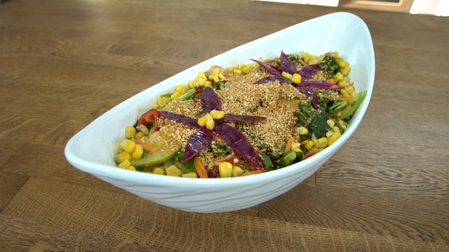 Portakal ve Tahin Soslu Kış Salatası