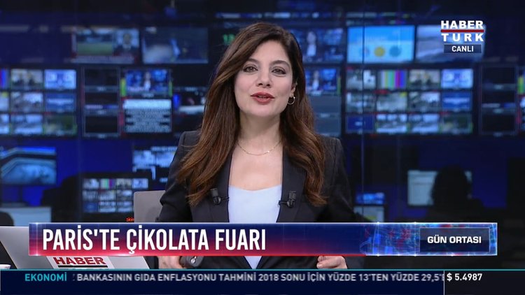 Paris'te çikolata fuarı: Çikolatadan kıyafetlerle hazırlanan defile beğeni topladı