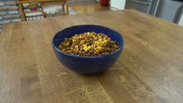 Nohutlu ve Bezelyeli Karnabahar Salatası