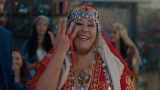 Sonunda yıllardır isteğine kavuşan Türkmen, Kör Hasan ile nişanlanıyor.