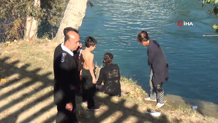Irmağa düşen 2 çocuk ve 2 anne son anda kurtarıldı
