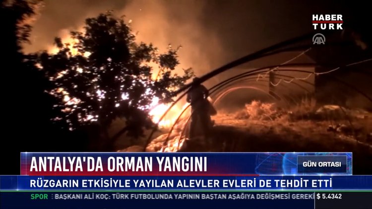 Antalya'da orman yangını: Rüzgarın etkisiyle yayılan alevler evleri de tehdit etti