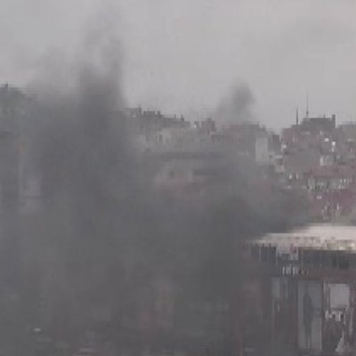 Son dakika: Şirinevlerde AVMde yangın çıktı Son dakika: Şirinevlerde AVMde yangın çıktı