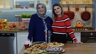 Pelin Karahan bugün; Oya Fındıklı ile kiraz yaprağı dolması, banık, çelenk börek ve kozalak kurabiye yapımını gösterdi.