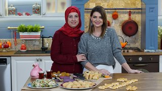 Pelin Karahan, Arzu Devecioğlu ile pirinç salatası, hurma tatlısı, çaylı kurabiye ve unlu-renkli börek yapımını gösterdi. ...