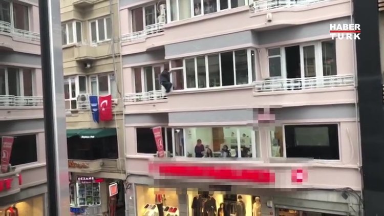 Taksim'de intihar girişimi