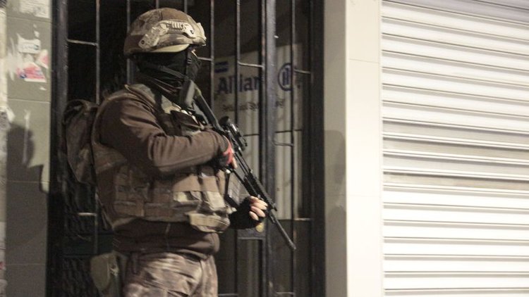 Kol saatinden uyuşturucu madde çıktı