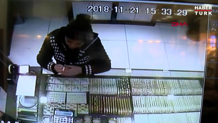 Bileziği aldığı gibi kaçtı