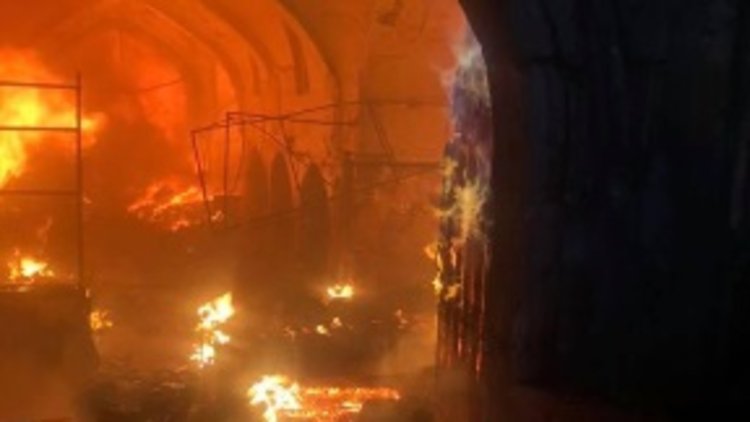 Kerkük'te tarihi çarşıda yangın!