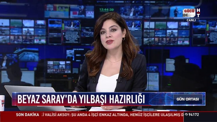 Beyaz Saray'da Yılbaşı hazırlığı: Melania Trump Beyaz Saray'ın dekorasyonuna yardımcı oldu