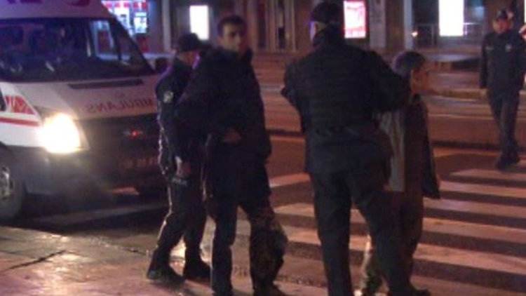 Alkollü yaralının tedavi olmama inadı pes ettirdi