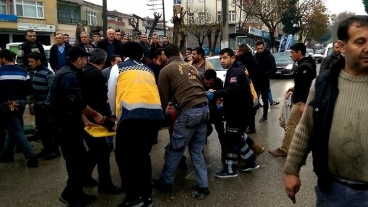 Kamyonetin kasasında hastaneye kaldırıldı