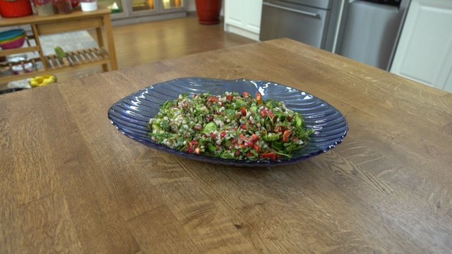 Narlı karabuğday salatası
