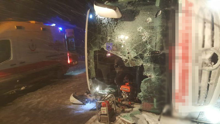 Kırşehir'de otobüs kazası! Ölü ve yaralılar var