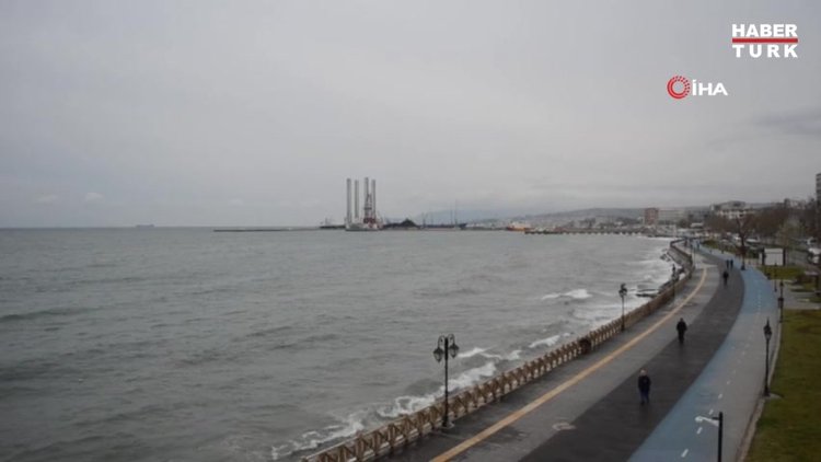 Marmara'da deniz ulaşımına fırtına engeli