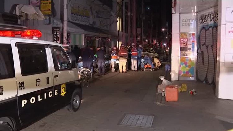 Tokyo'da yeni yılda araç kalabalığın arasına daldı: 8 yaralı