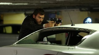 Acıdan yaşamdan vazgeçme noktasına gelen Kadir, sebep olduğu araba kazasıyla farkında olmadan hayatının bütün akışını değiştirecektir. ...