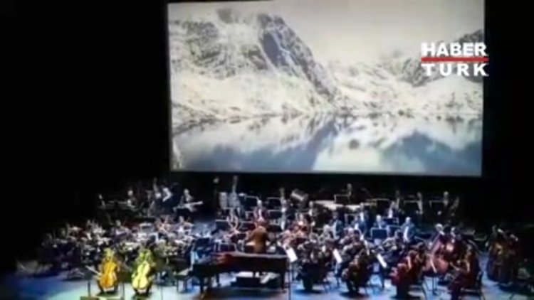 Üstün yetenekli gençler ayakta alkışlandı