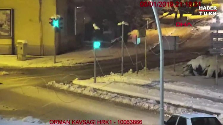 Drift'ten ehliyetini kaybetti, uslanmadı 'makas atarken' yakalandı