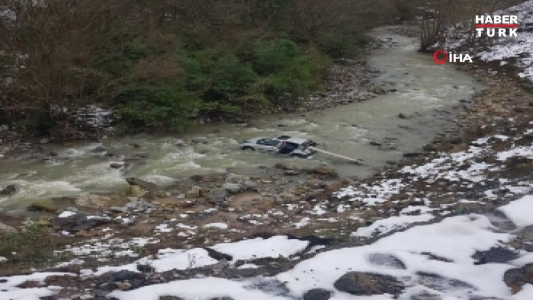 Dere yatağına uçan otomobilden yaralı çıktı, 6 saat sonra sürünerek yardım istedi