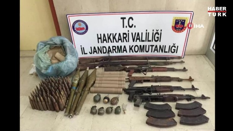 Çukurca’da çok sayıda silah ve mühimmat ele geçirildi