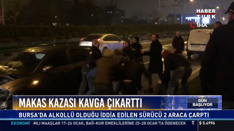 Makas kazası kavga çıkarttı: Bursa'da alkollü olduğu iddia edilen sürücü 2 araca çarptı