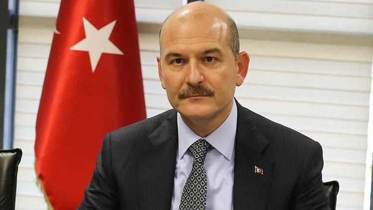 Bakan Soylu, trafikte tehlikeli hareketler yaparak görüntülerini paylaşanlara tepki gösterdi
